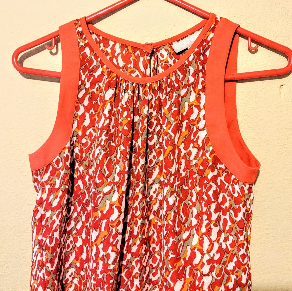 3/$15 BANANA REPUBLIC semi-sheer blouse - Picture 4 of 8